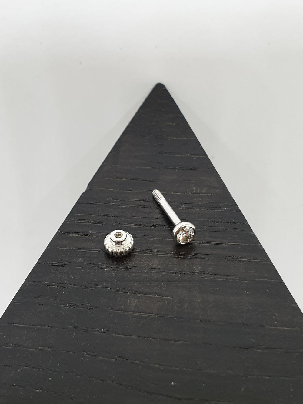 Daimond Threaded Stud Earring