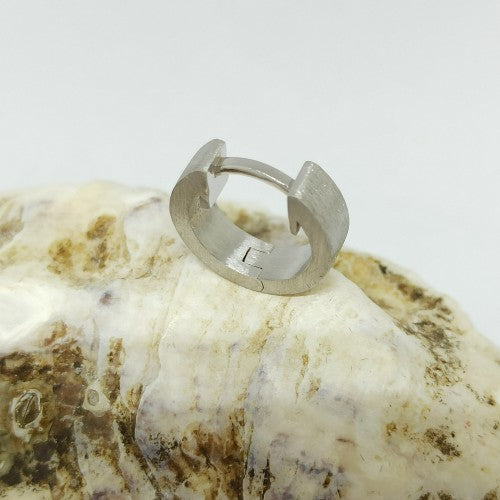 Unisex 14k Matte Huggie Hoops Earring