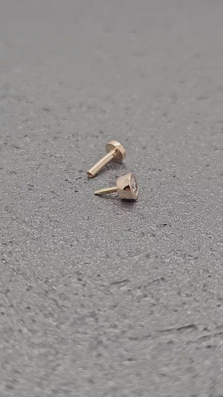 Daimond Threaded Labret Earring